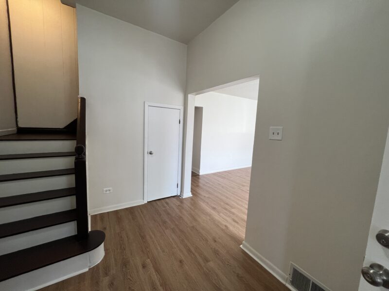 10422 S Hoxie Ave, Chicago, IL 60617 - Image 7