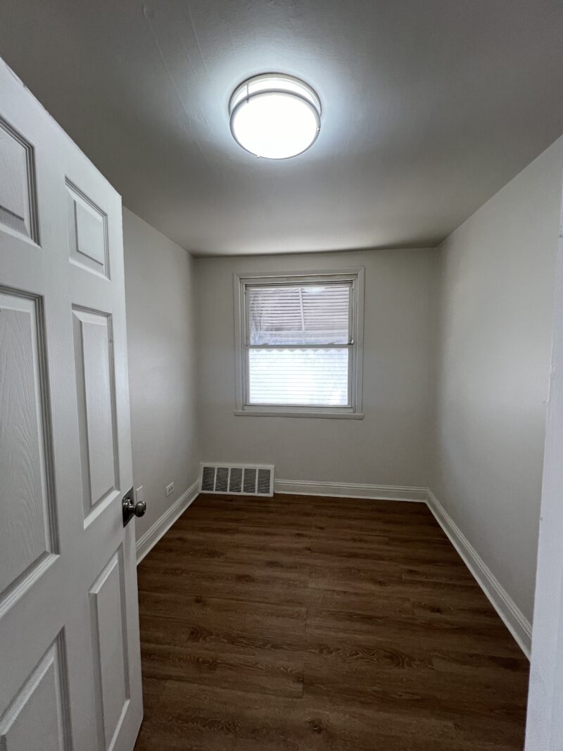 10422 S Hoxie Ave, Chicago, IL 60617 - Image 12