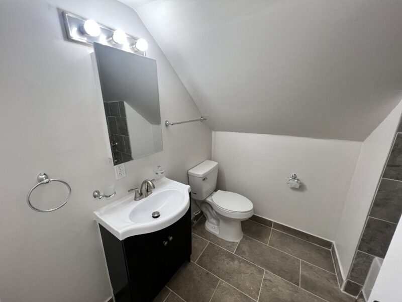 8208 S Shore Ave, (Apt 3) - Image 3