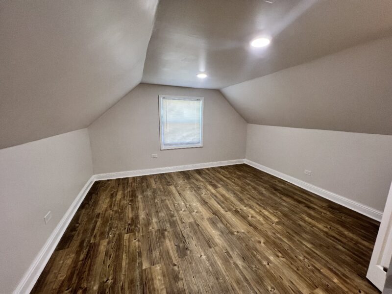 8208 S Shore Ave, (Apt 3)